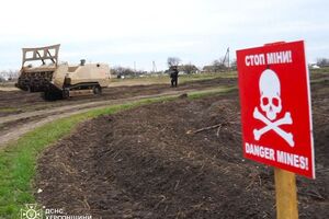 Двое мужчин подорвались на мине в селе Червоный Маяк, отметили в Херсонской ОВА