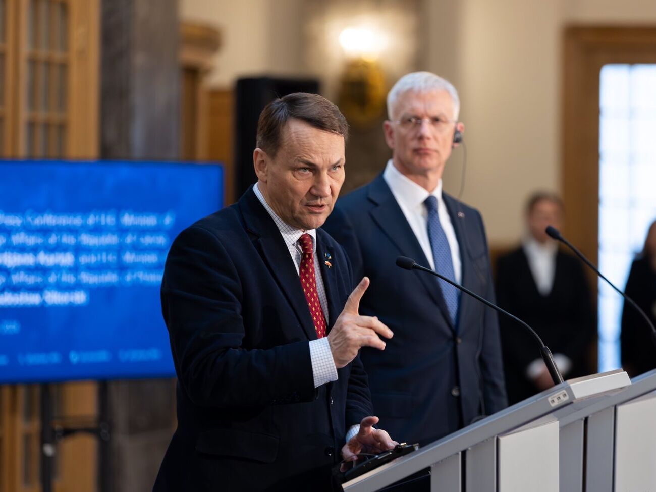 Сікорський не назвав суми, яку вносить Польща в ініціативу Чехії