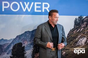 Шварценеггер повідомив, що після встановлення кардіостимулятора почувається добре