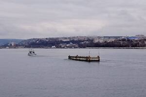 Самолет упал у берегов Севастополя