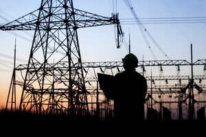 Енергетики цілодобово працюють над ліквідацією наслідків ракетних і дронових атак росіян