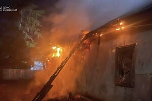 Двух детей после пожара госпитализировали