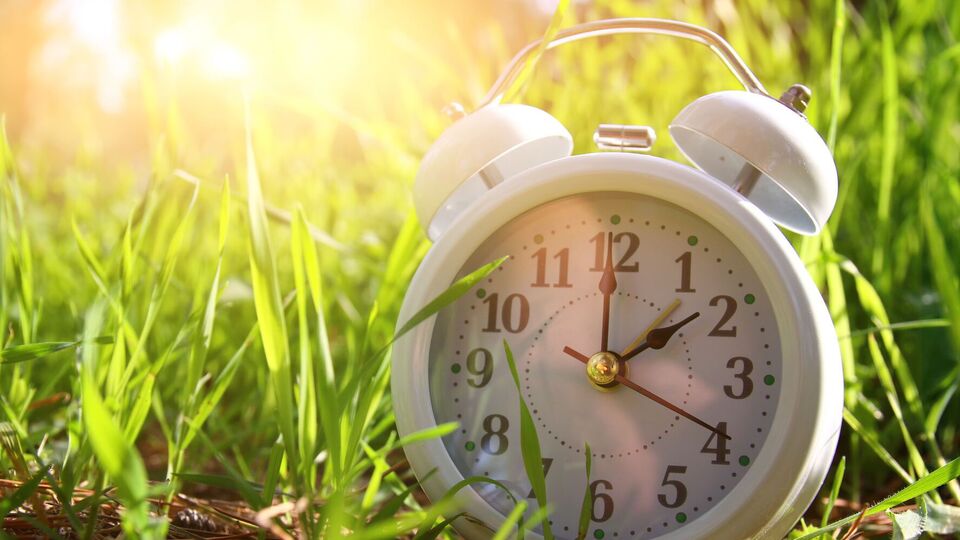 Україна переходить на літній час о 3.00 останньої неділі березня