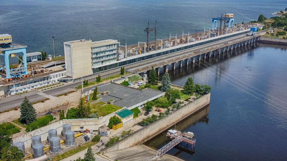 Дністровська ГЕС потрапила під удар російських окупантів. Її руйнування може стати катастрофою не лише для України, але й для Молдови, наголосив Зеленський