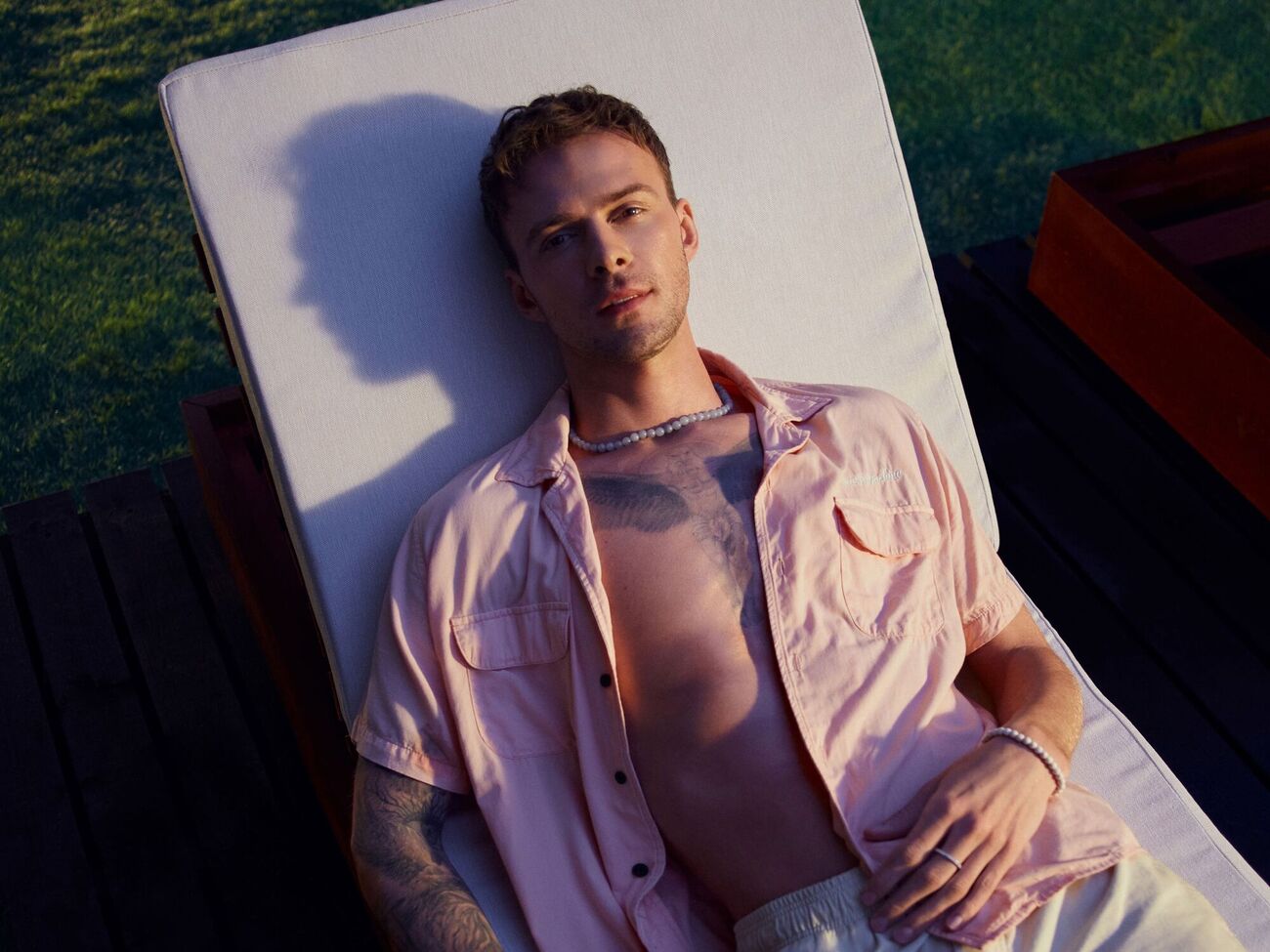 Барских: Однажды мне удалось найти один день, чтобы провести его у моря. Там я нащупал необходимую эмоцию для будущей песни и клипа