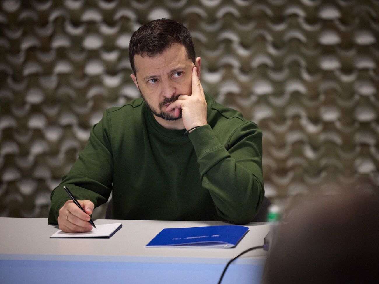 Зеленский раскрыл свои доходы за последний год