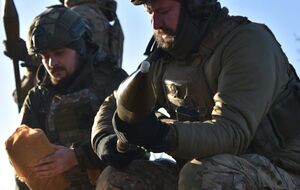 Силы обороны Украины сдерживают оккупантов в границах населенных пунктов Бердычи, Орловка и Тоненькое, заявили в ОСГВ "Таврия"