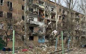 В результате удара повреждены 15 домов