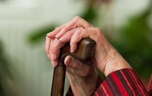 Минимальная пенсия по возрасту и в связи с потерей кормильца в Швейцарии составляет 1225 швейцарских франков