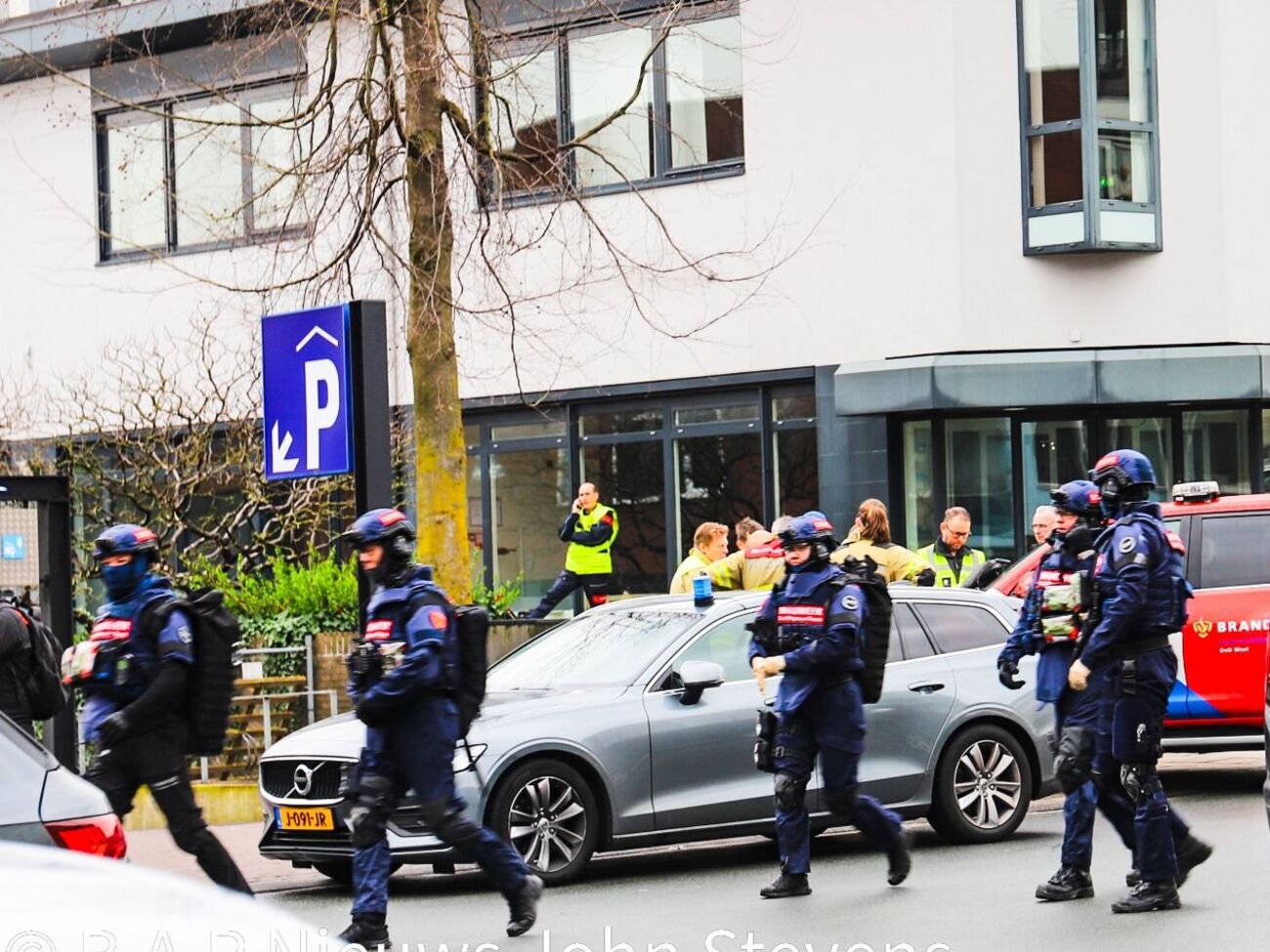 Полиция оцепила район ЧП