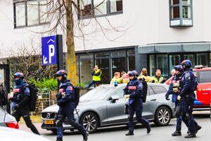 Полиция оцепила район ЧП