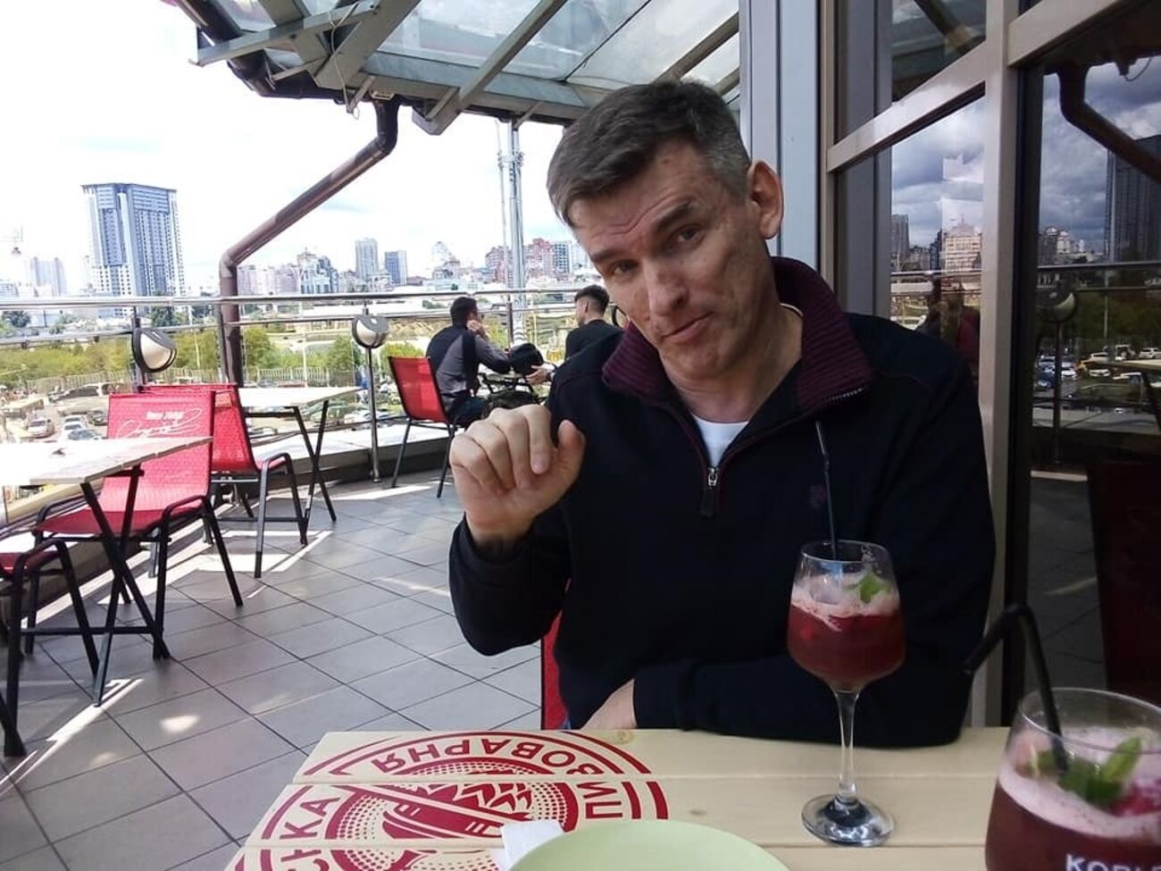 Америку не надо "делать" снова великой, ей нужно лишь соответствовать своей мощи и влиянию. Но пока самоустранение США начинает дурно пахнуть