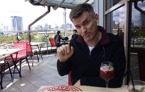 Америку не надо "делать" снова великой, ей нужно лишь соответствовать своей мощи и влиянию. Но пока самоустранение США начинает дурно пахнуть