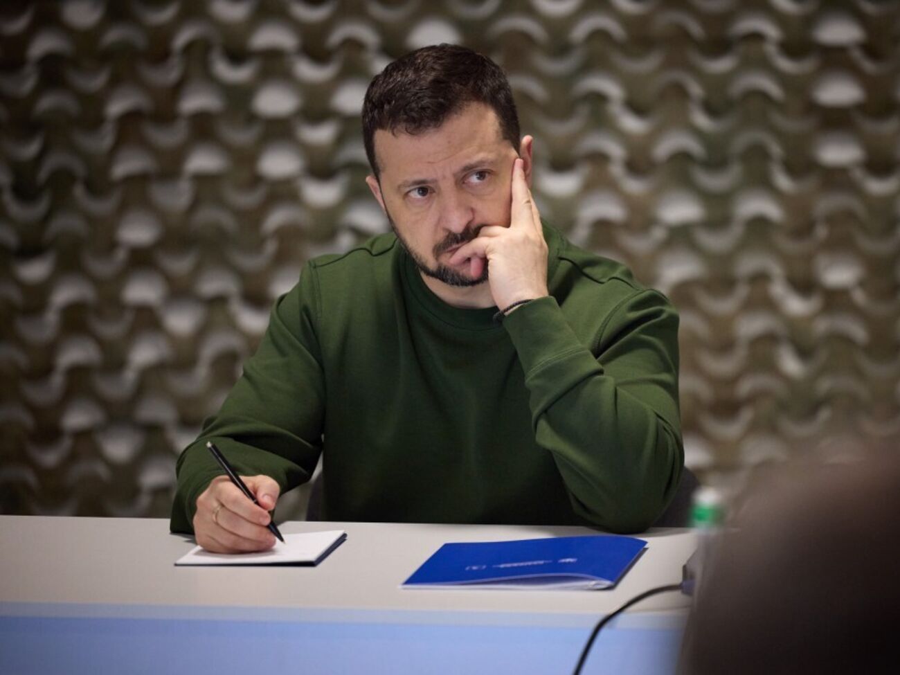 Украина на фоне атак РФ по ее энергосистеме дала все необходимые сигналы партнерам, все конкретные запросы, отметил Зеленский