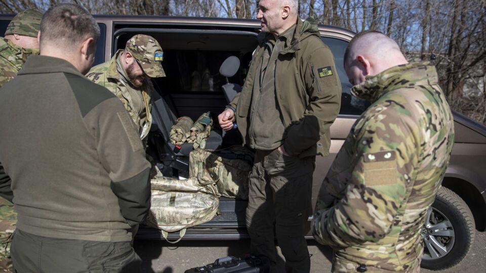 Мер Києва відвідав 5-ту окрему штурмову київську бригаду та інші військові підрозділи