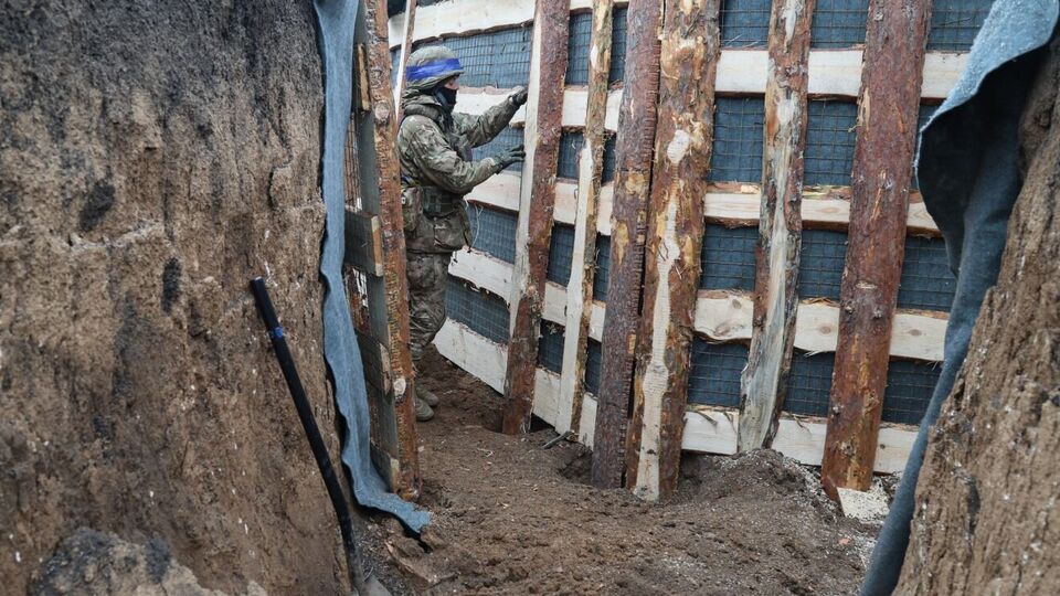Зведенням укріплень в Україні займаються ОВА, командування Сил підтримки ЗСУ, а також інженерні підрозділи механізованих піхотних бригад