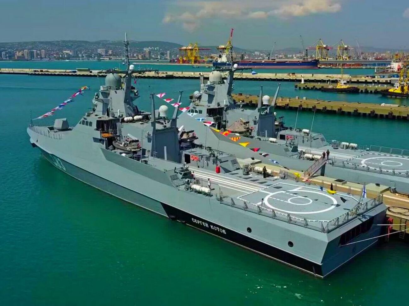 Российский корабль "Сергей Котов" был атакован морскими дронами Magura V5, подчеркнули в ГУР