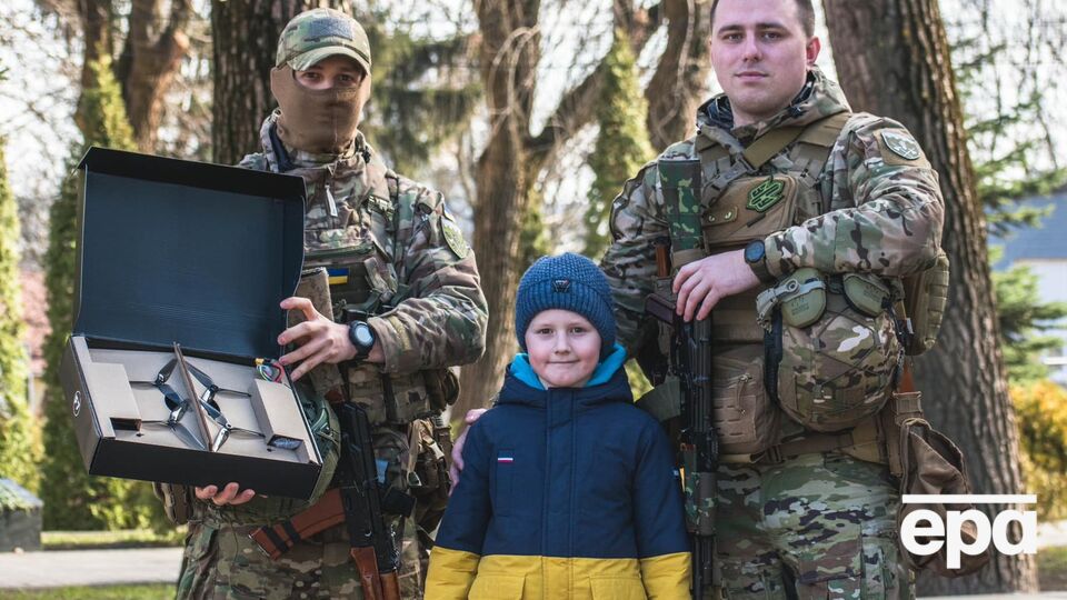Хлопчик вирішив замість ігрової приставки купити дрон для військових