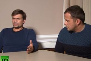 По утверждению Грозева, Боширов (на фото слева) и Петров находились в 2022 году на территории Украины и разрабатывали план ликвидации Зеленского