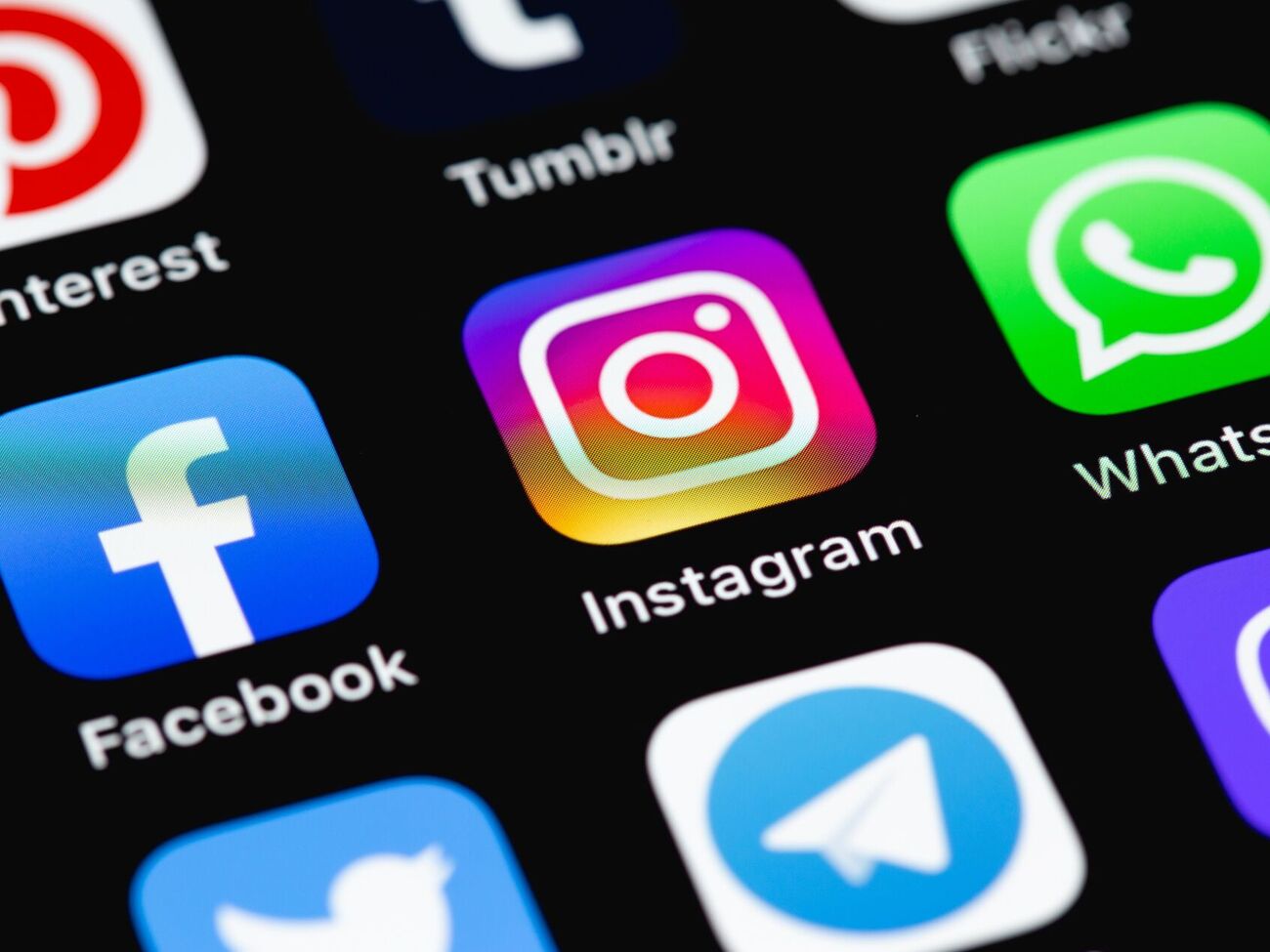 Пользователей Instagram и Facebook разлогинило с аккаунтов