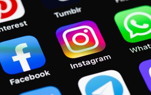Пользователей Instagram и Facebook разлогинило с аккаунтов