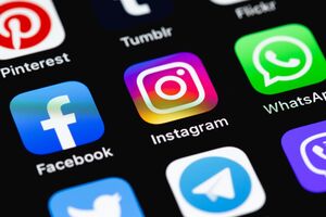 Пользователей Instagram и Facebook разлогинило с аккаунтов