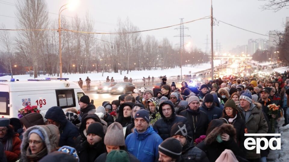 У Москві вистежують через камери людей, які ходили на похорон Навального