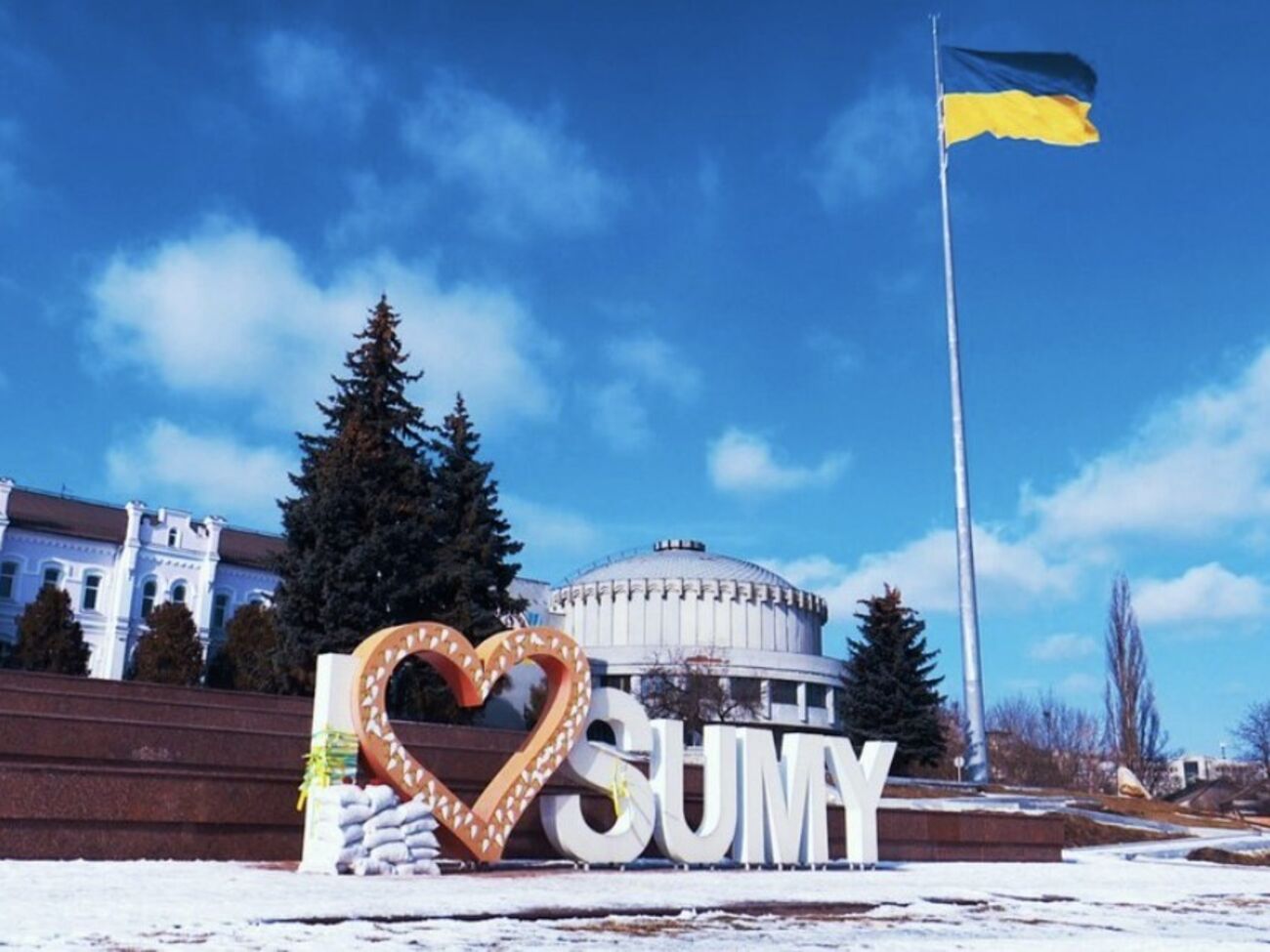 За медицинской помощью после прилетов обратились четыре человека
