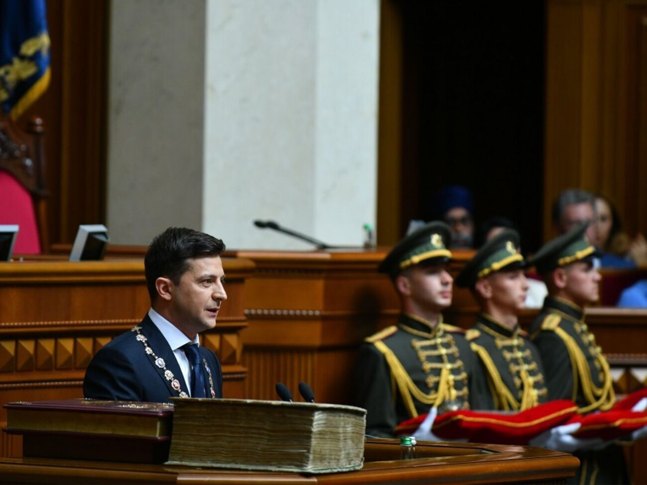 Зеленський вступив на пост президента України 20 травня 2019 року