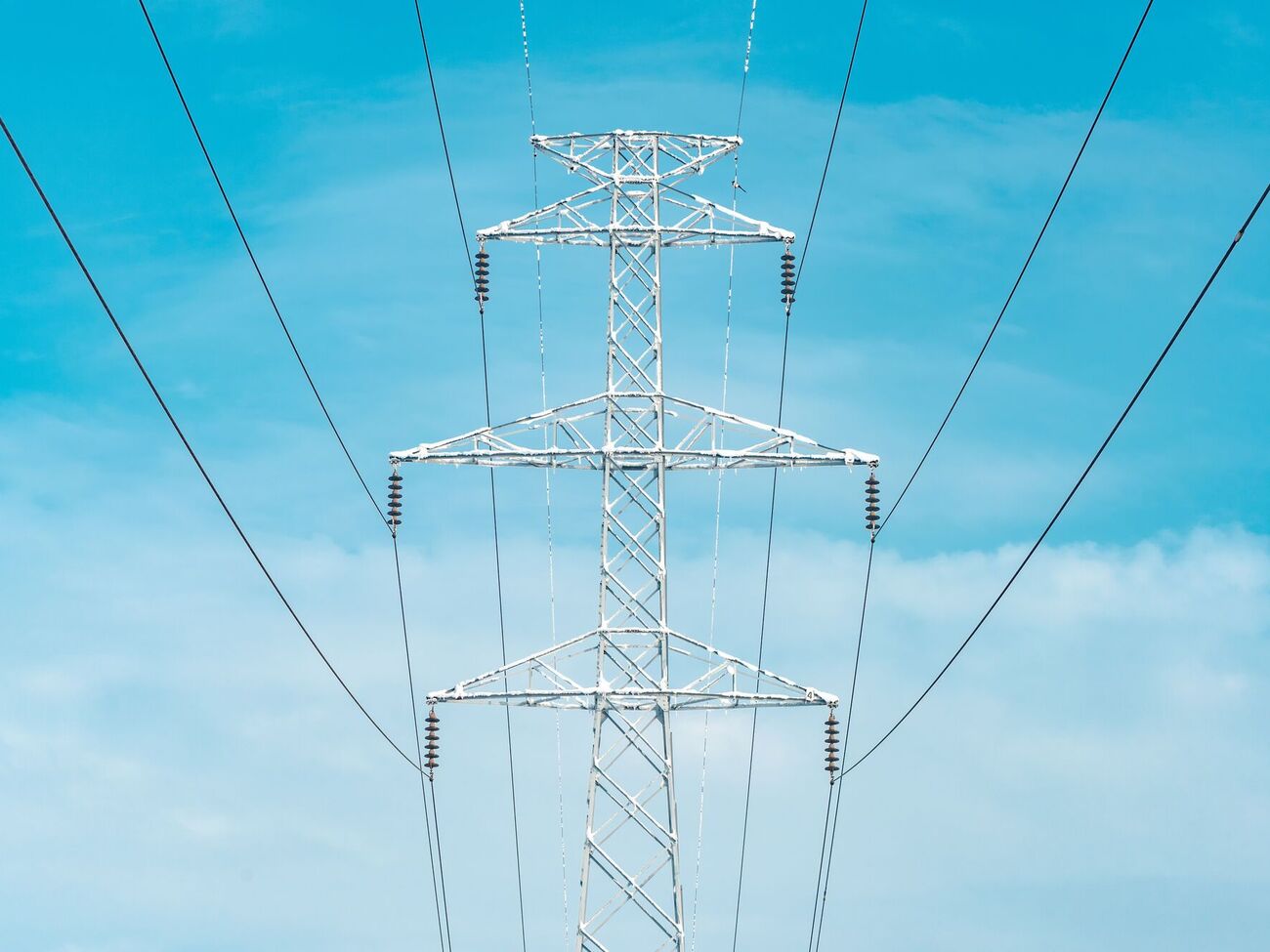 В енергосистемі час від часу виникав надлишок електроенергії, через що на енергоринку просіла ціна на електроенергію, розповів віцепрезидент об'єднання енергетичних компаній Energy Club