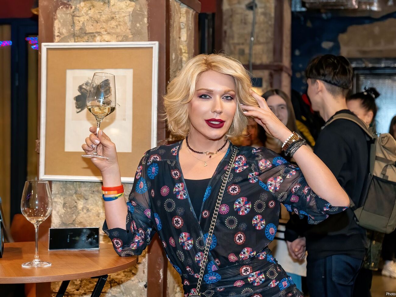 Монро: Хватит соглашаться на какие-то веселые по...бушки, когда тебя завозят домой в три ночи