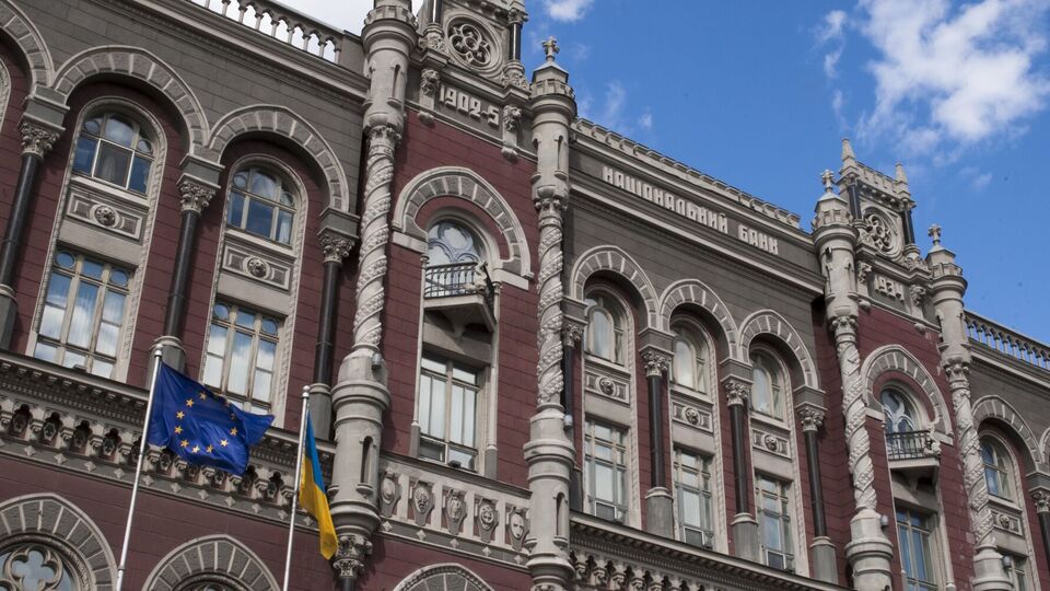 Национальный банк с 1 декабря 2023 года смягчил валютные ограничения для бизнеса и граждан