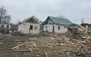 Окупанти скинули три бомби на Вовчанськ, є загибла й поранена – ОВА