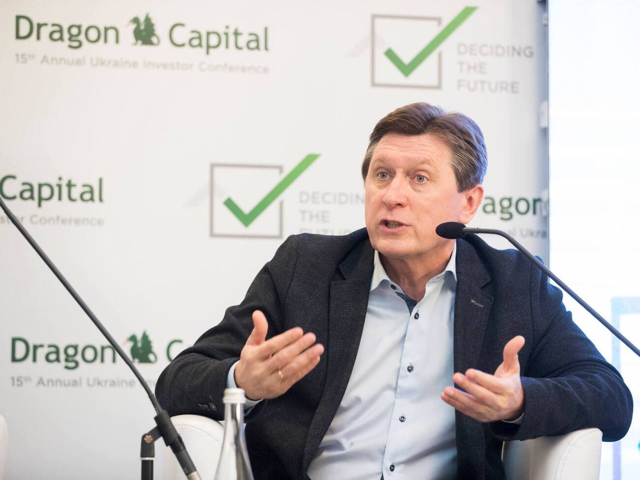 Макрон изображает из себя новейшего Черчилля и троллит "труса" Шольца. Но Германия предоставила Украине в несколько раз больше помощи, чем Франция