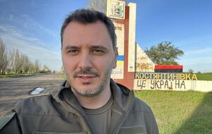 Под Авдеевкой много героизма, но не хватает вооружений и снарядов. Без срочной помощи США удержать позиции нам будет крайне тяжело