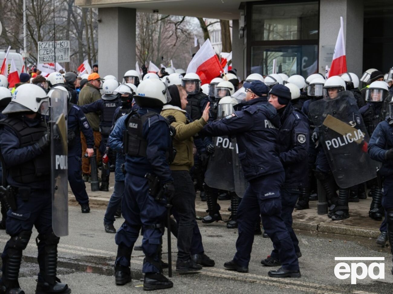 26 із затриманих поводилися особливо агресивно, заявили у МВС