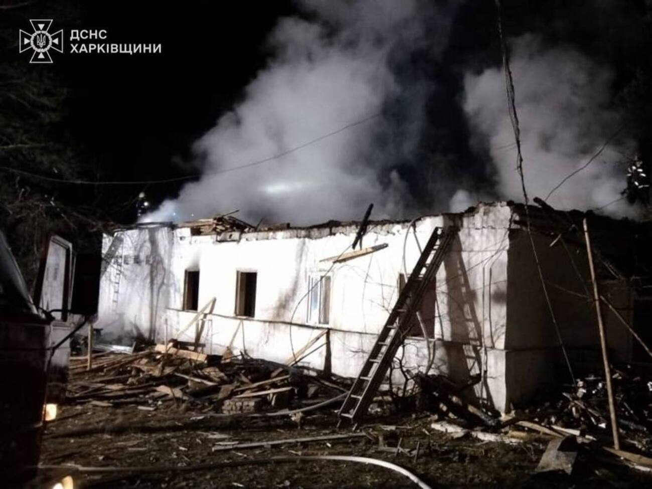 В результате прилетов повреждены жилые дома