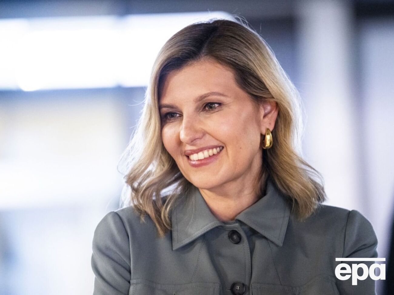 Зеленська: У школі часто задавали писати твір: "Ким ти хочеш бути в майбутньому?" Я написала твір, що хочу бути стюардесою