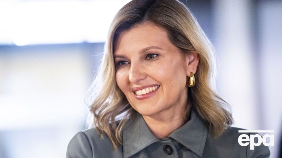 Зеленська: У школі часто задавали писати твір: "Ким ти хочеш бути в майбутньому?" Я написала твір, що хочу бути стюардесою