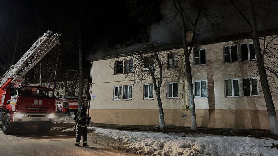 Влада регіонів РФ повідомляє, що уламки пошкодили інфраструктуру