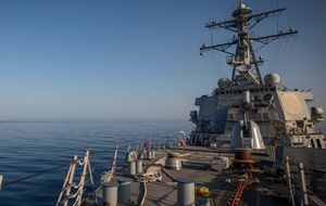 Корабли и самолеты ВМС США и коалиции сбили дроны хуситов, отметили в Центркоме