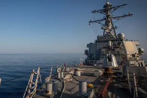 Корабли и самолеты ВМС США и коалиции сбили дроны хуситов, отметили в Центркоме
