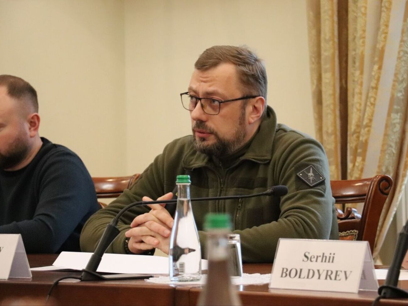 По словам Чауса, россияне попали по одному из домохозяйств в Семеновской общине