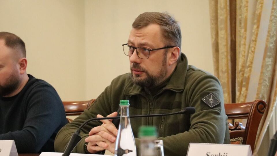 За словами Чауса, росіяни поцілили по одному з домогосподарств у Семенівській громаді