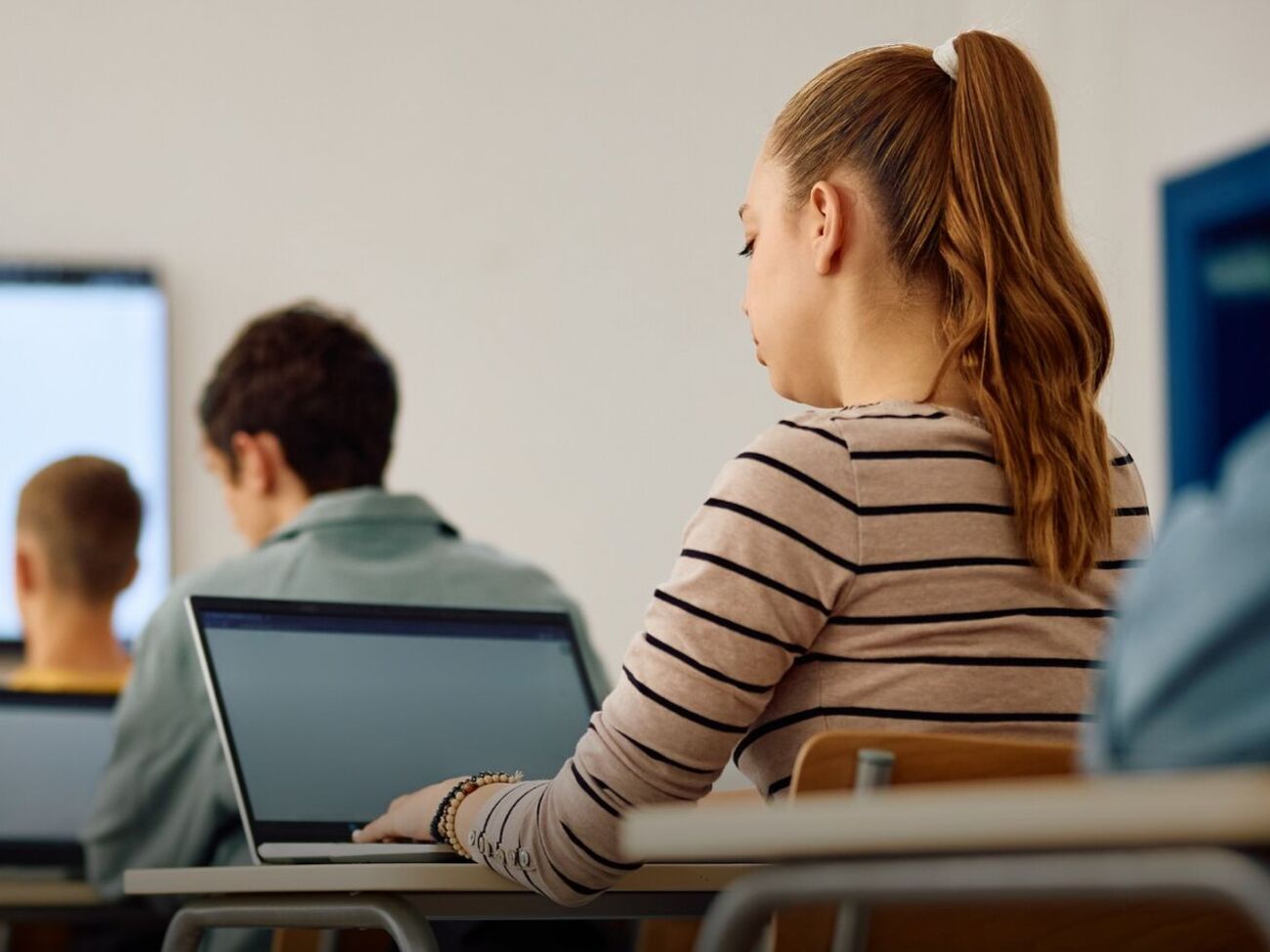 В Украине дистанционно учатся около 600 тыс. детей, отметил Федоров