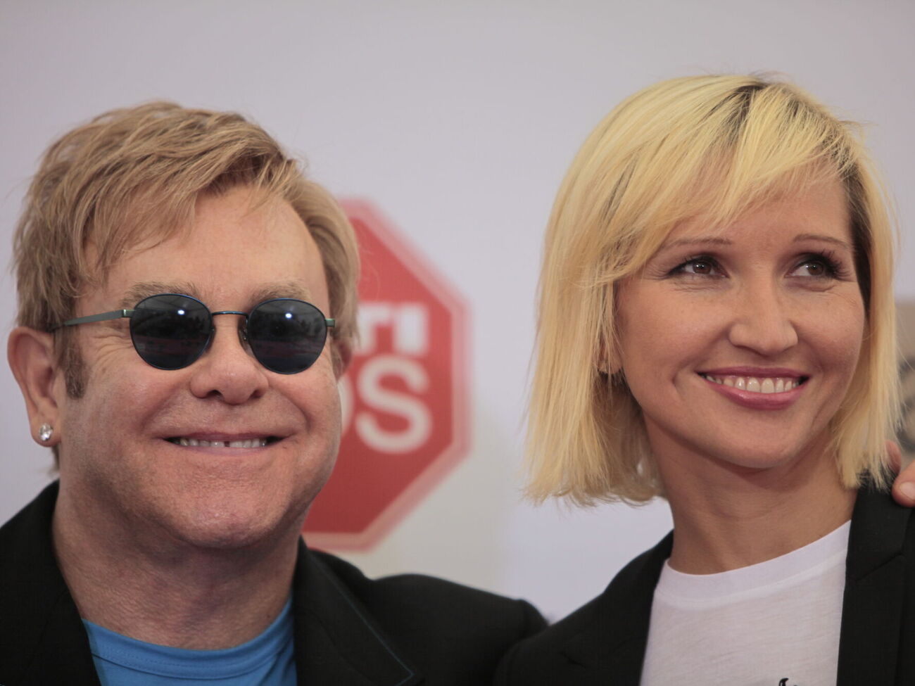 Пилотный проект проводят в сотрудничестве фонды Елены Пинчук и Элтона Джона