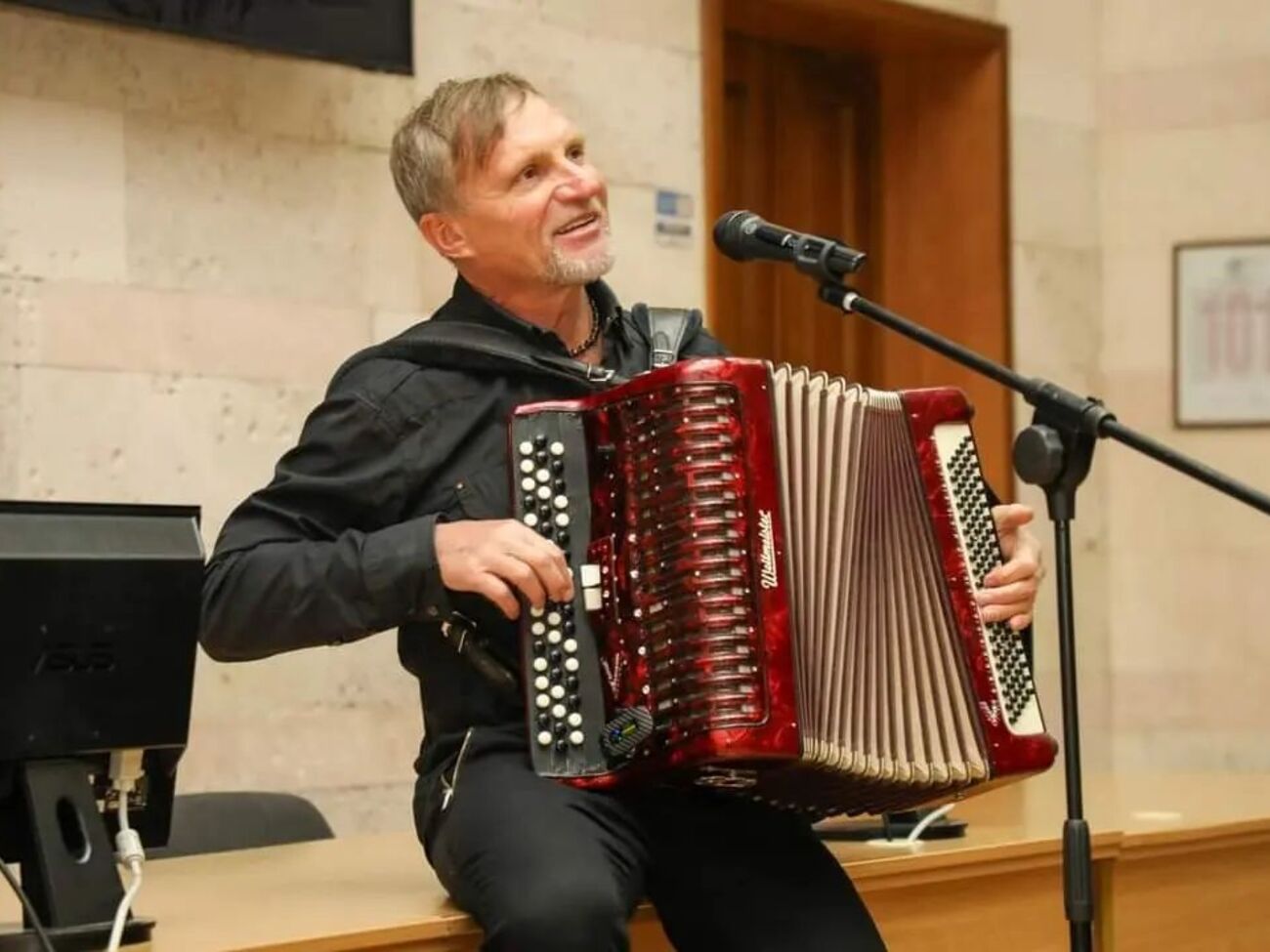 Скрипка: Это праздник тех, кто мечтает, творит, и тех, кто стремится ощутить безграничность вселенной искусств