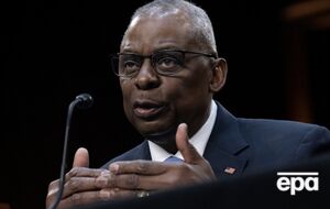 Остін вважає удари України по російських нафтопереробних заводах ризиком для світових ринків, пише Bloomberg