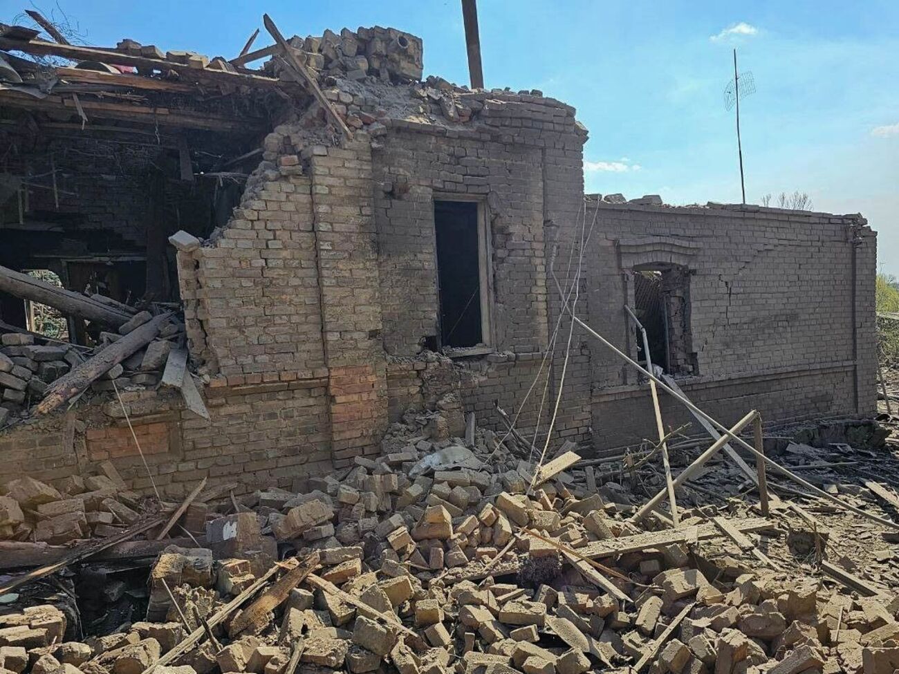 Только в Донецкой области за сутки из-за российских обстрелов повреждены 80 гражданских объектов