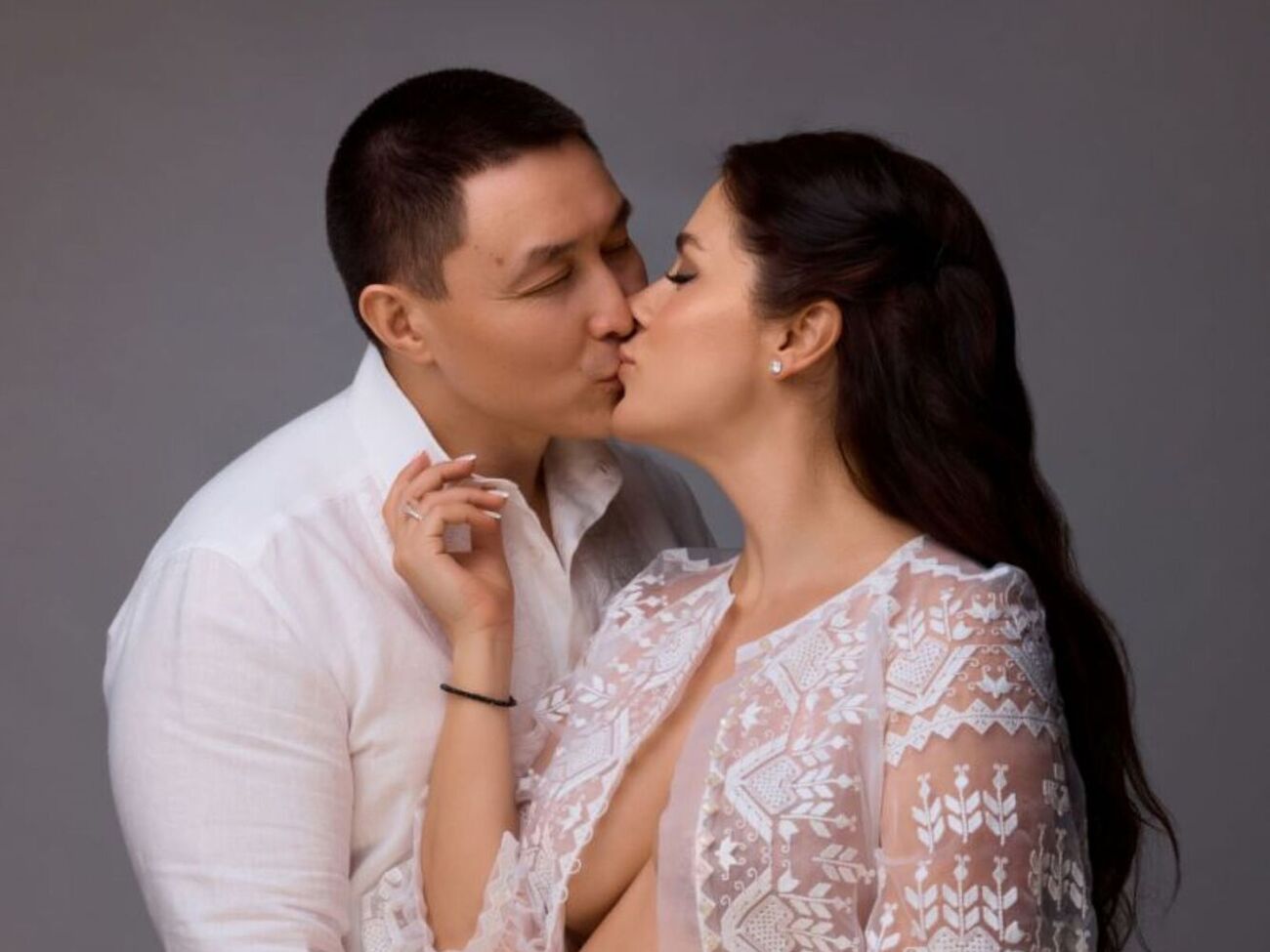 Онуфрийчук официально вышла замуж за казахского бизнесмена по имени Алмаз в ноябре 2021 года